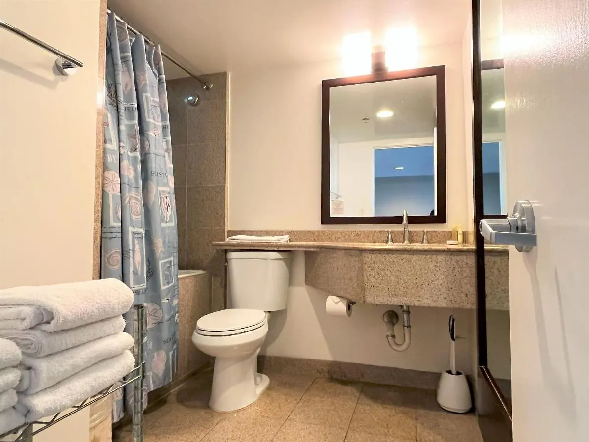 هونولولو Ilikai Apt 2106 - Spacious Studio With Spectacular Ocean & Harbor Views بيت للعطل