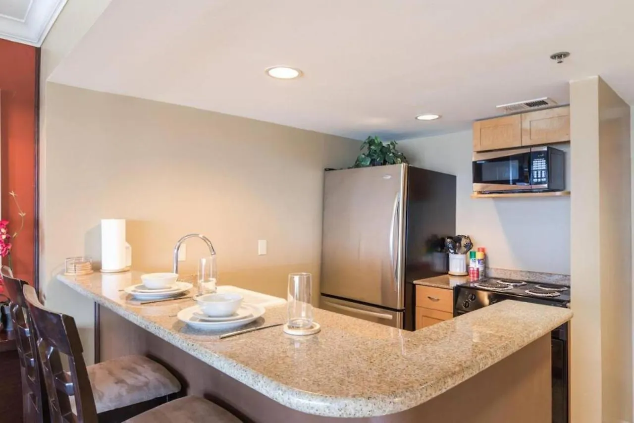 Feriehus Ilikai Apt 2106 - Spacious Studio With Spectacular Ocean & Harbor Views Honolulu